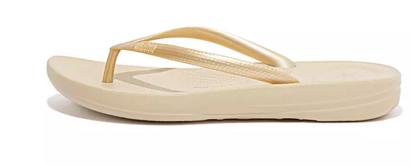 fitflop Women's IQUSHION Ergonomic Flip-Flops - Gold